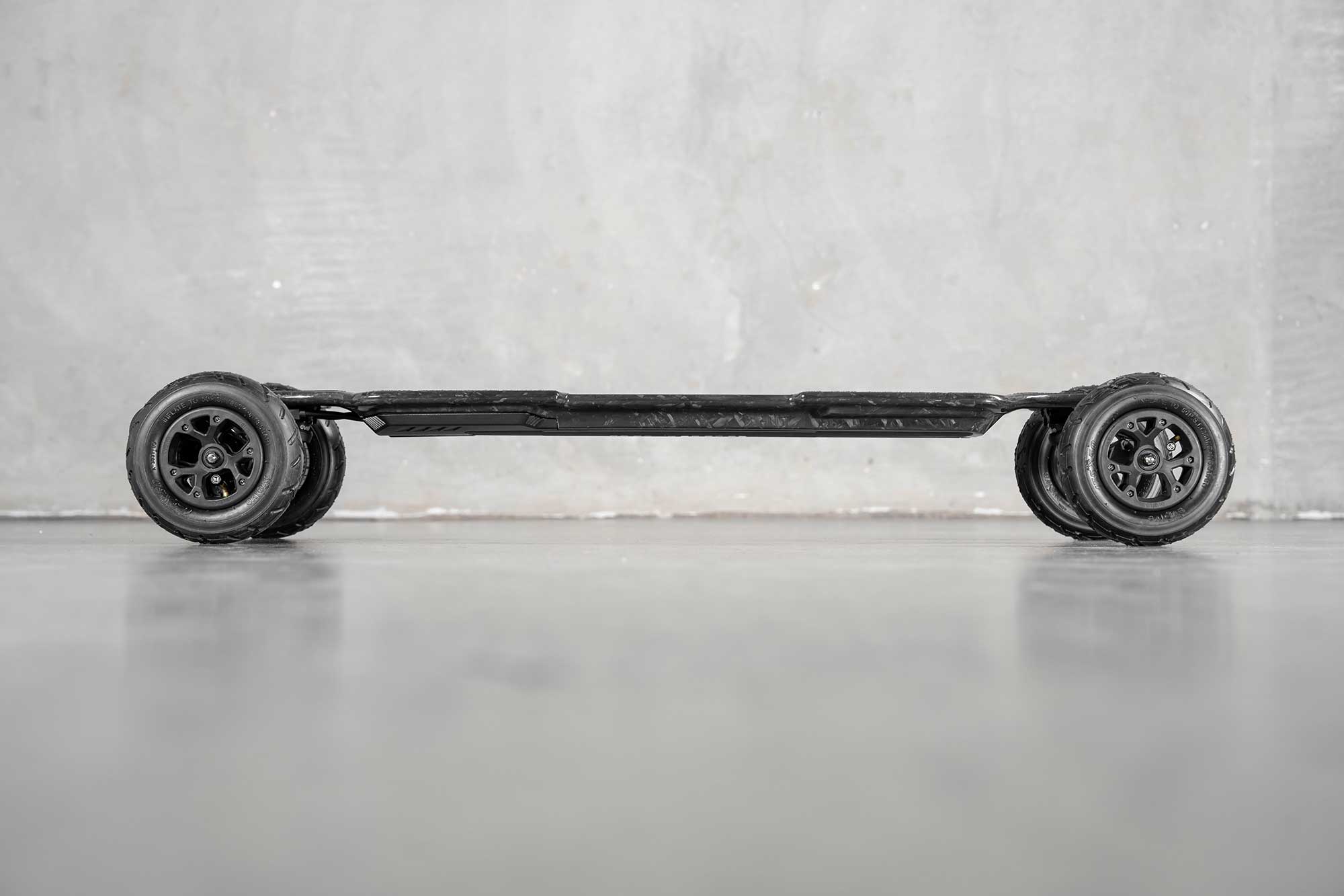 Diablo Carbon All Terrain Electric Skateboard - Image 3