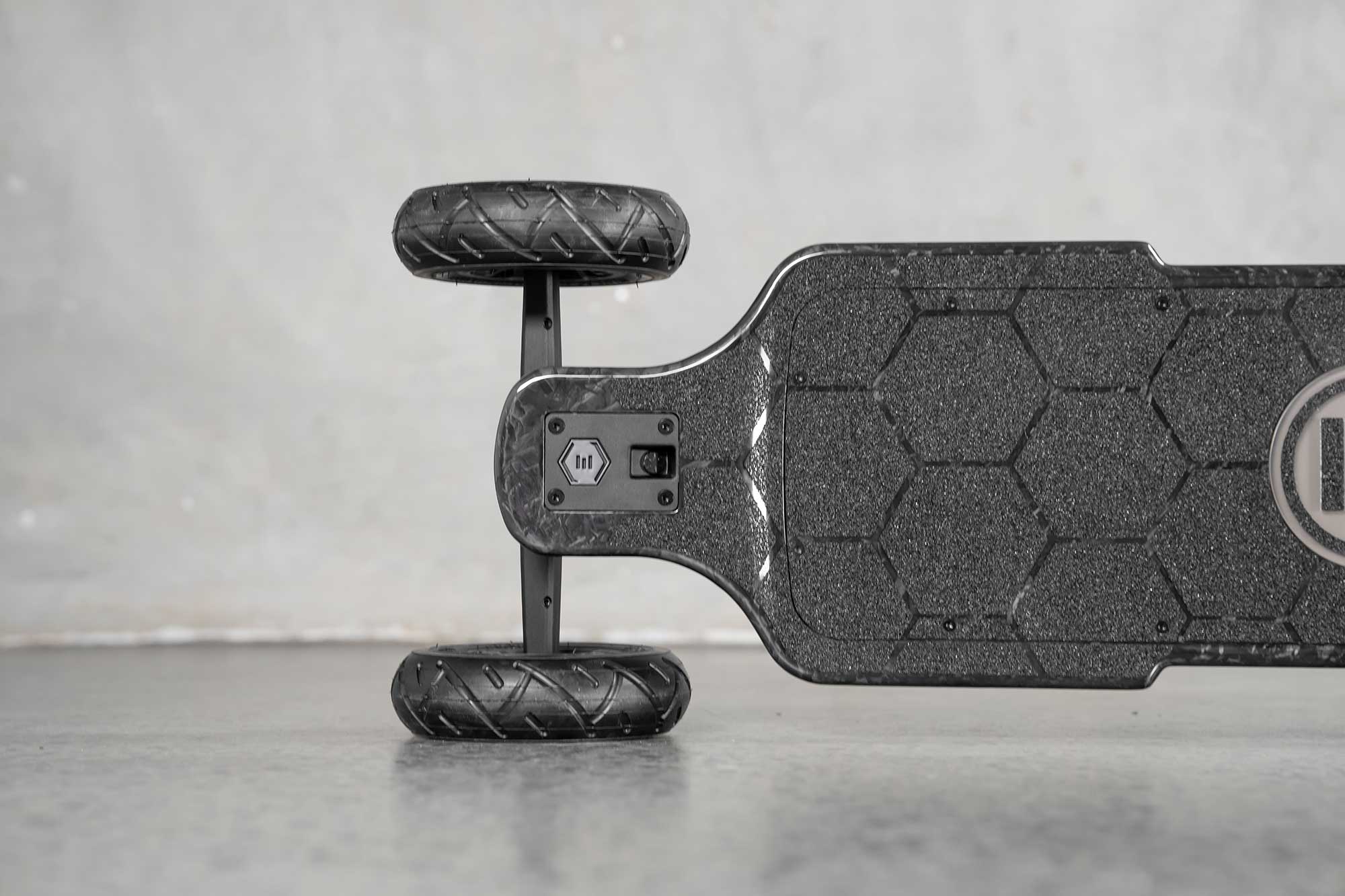 Diablo Carbon All Terrain Electric Skateboard - Image 7