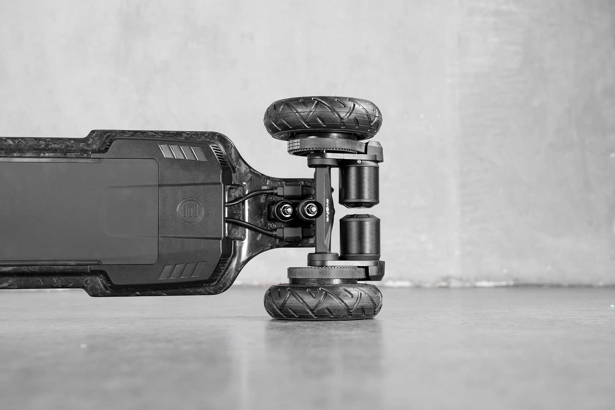 Diablo Carbon All Terrain Electric Skateboard - Image 9
